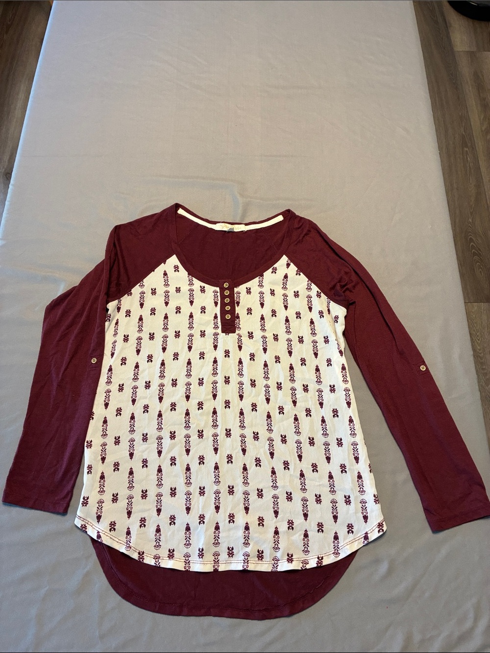 Rewind Maroon Raglan Henley with Cream Printed Front